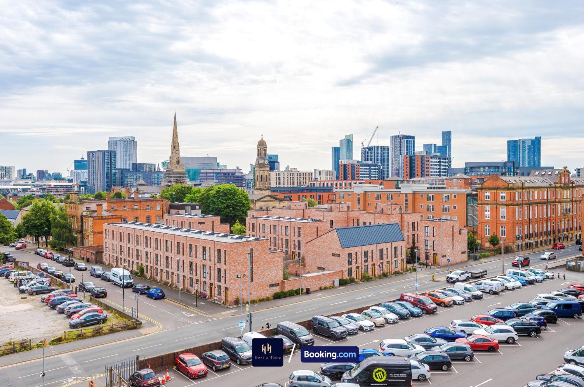 Cosy Mcr 1 Bedroom Apartment By Host A Home Short Lets & Serviced Accommodation Manchester With Balcony エクステリア 写真